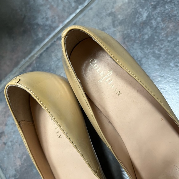 Patent nude heels from Cole Haan, size 6 - Picture 4 of 4